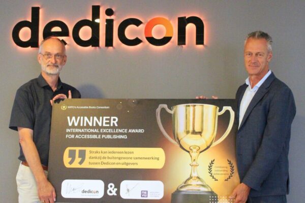 Paul Gillijns en Maarten Verboom tonen Award