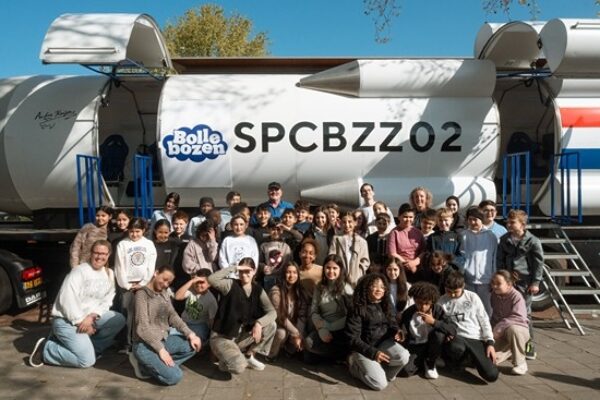 Gezamenlijk ontwikkeld lesprogramma vergroot de wereld van ruim 1000 kinderen  



Bollebozen en SpaceBuzz bundelen hun krachten met een speciaal ontwikkeld les...