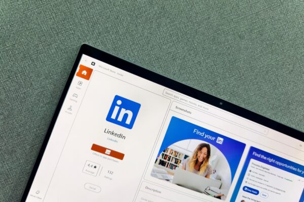 Jakarta,,Indonesia,,August,22,,2024:,Linkedin,Application,Icon,On