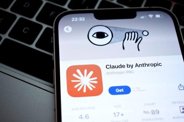 The,Claude,App,Icon,Is,Visible,On,An,Iphone.,Claude